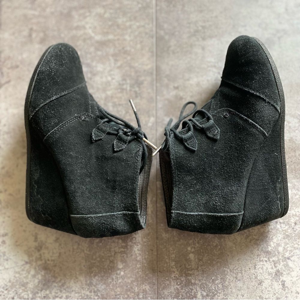 TOMS Wedge Ankle Booties Suede Black Shoes 9 Minimalist Classic - Picture 5 of 9